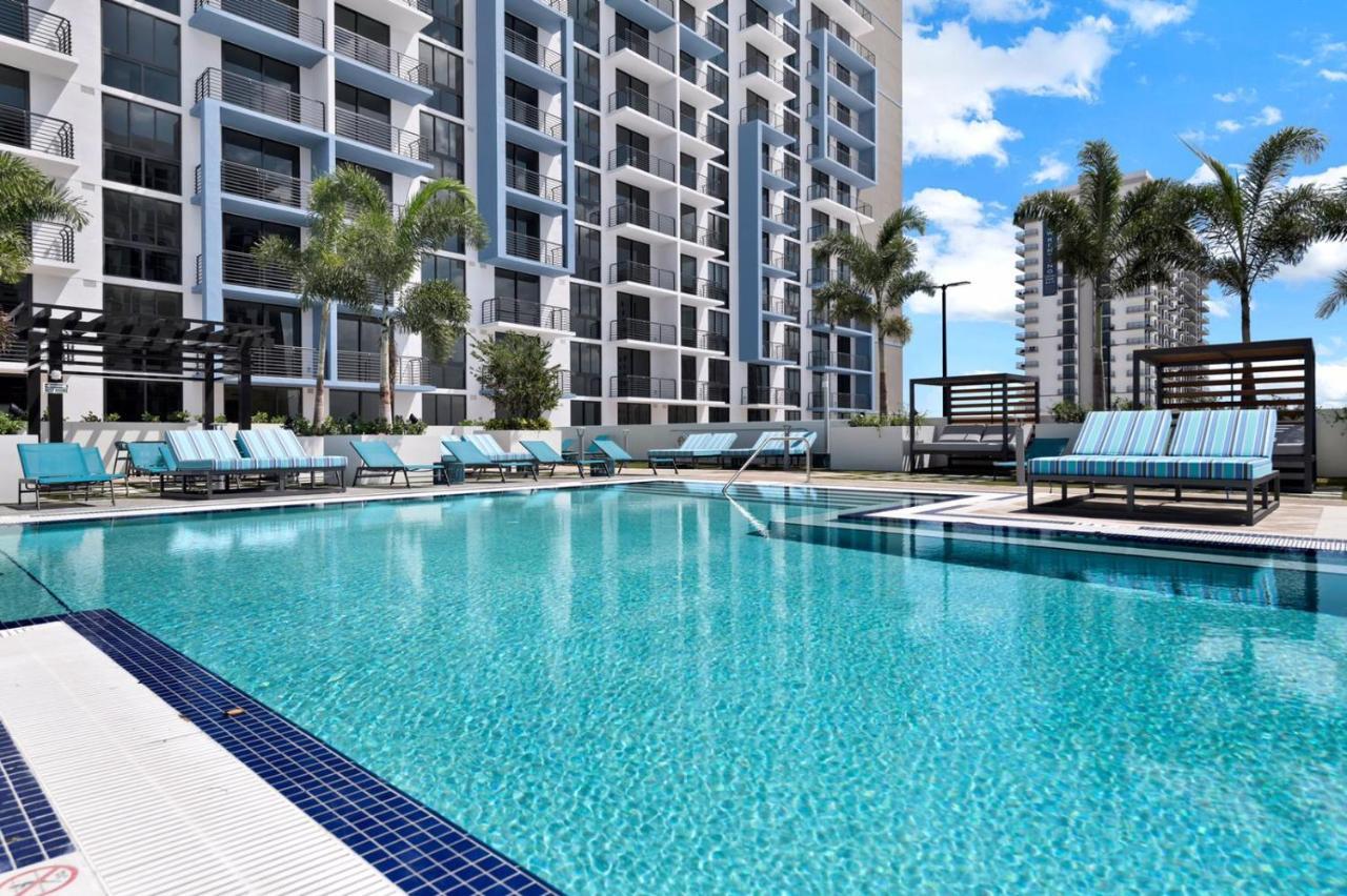 Luxury Apartment In Downtown Doral Miami Exterior photo